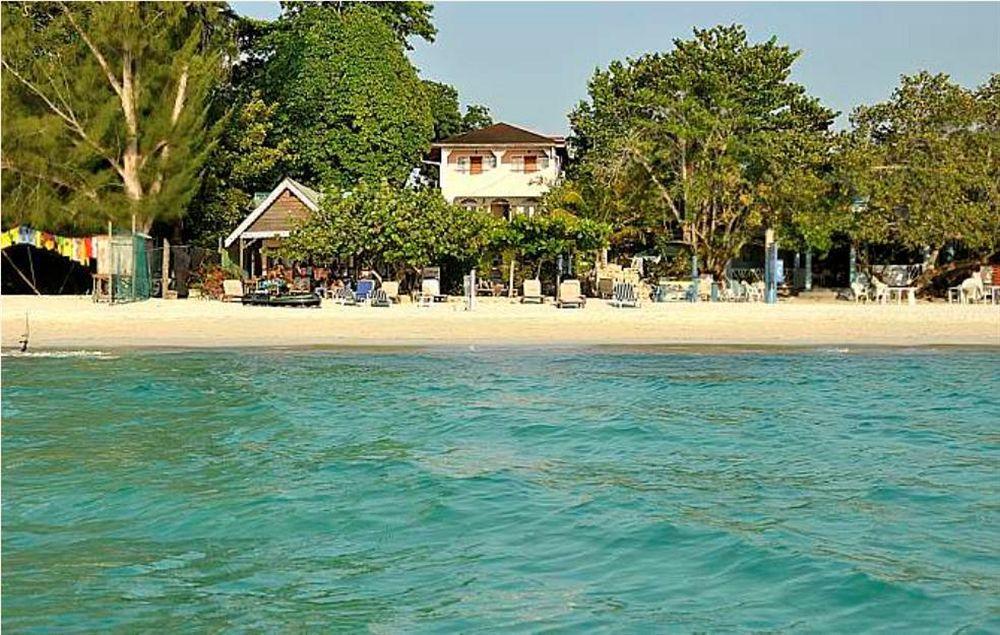Secret Cabins At Firefly Beach Cottage Negril Bagian luar foto